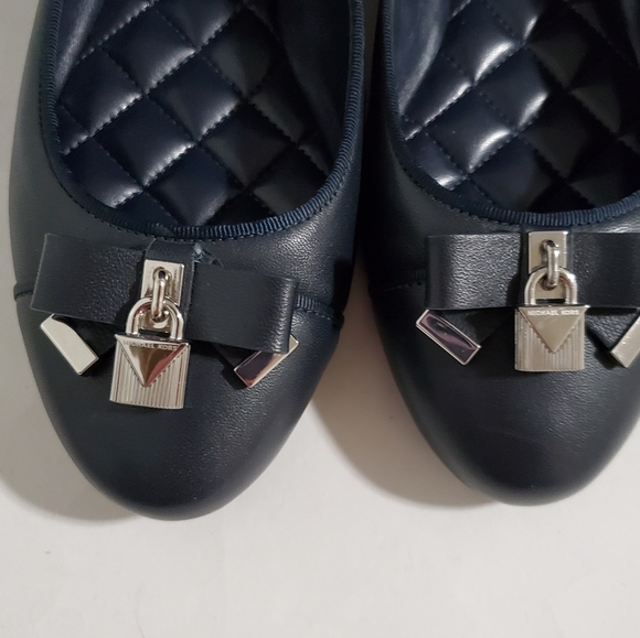 NEW Michael Kors navy blue flats - Picture 5 of 6